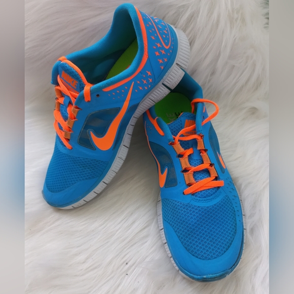 Nike Free Women's Athletic Shoes Size 9.5 US - Picture 1 of 17